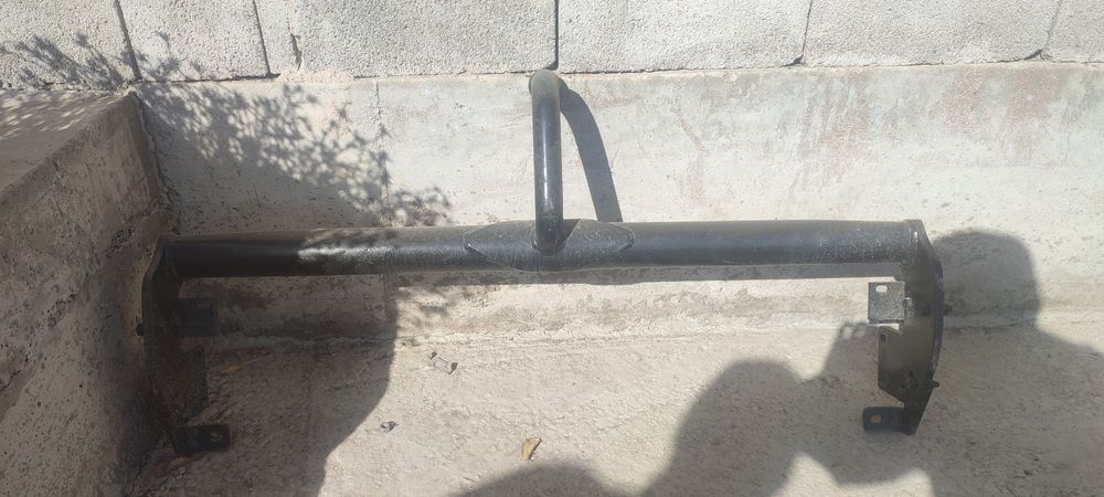 Продам фаркоп задний не помню от какой машины