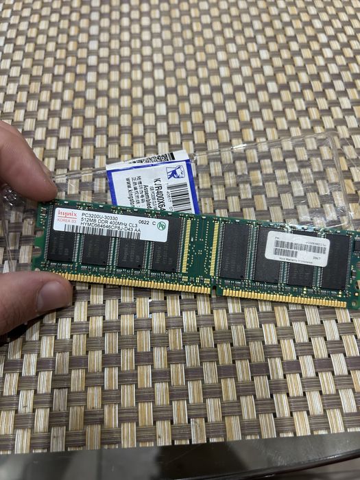 Memorie RAM Hynix DDR 512 MB PC3200 400 MHz – pentru PC vechi