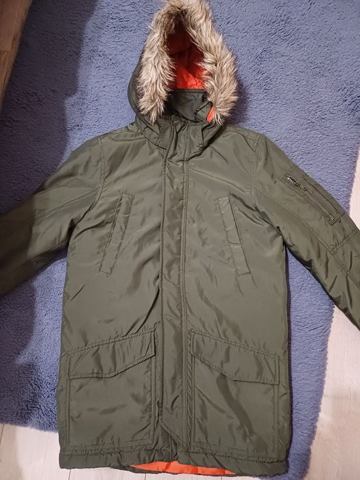 Vând geaca de toamna,iarna H&M