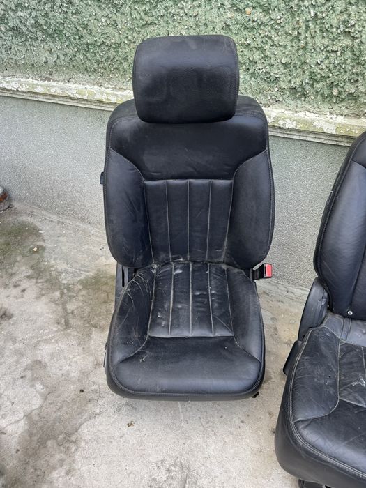 Черен кожен салон с подгрев свален от Mercedes R класа W251