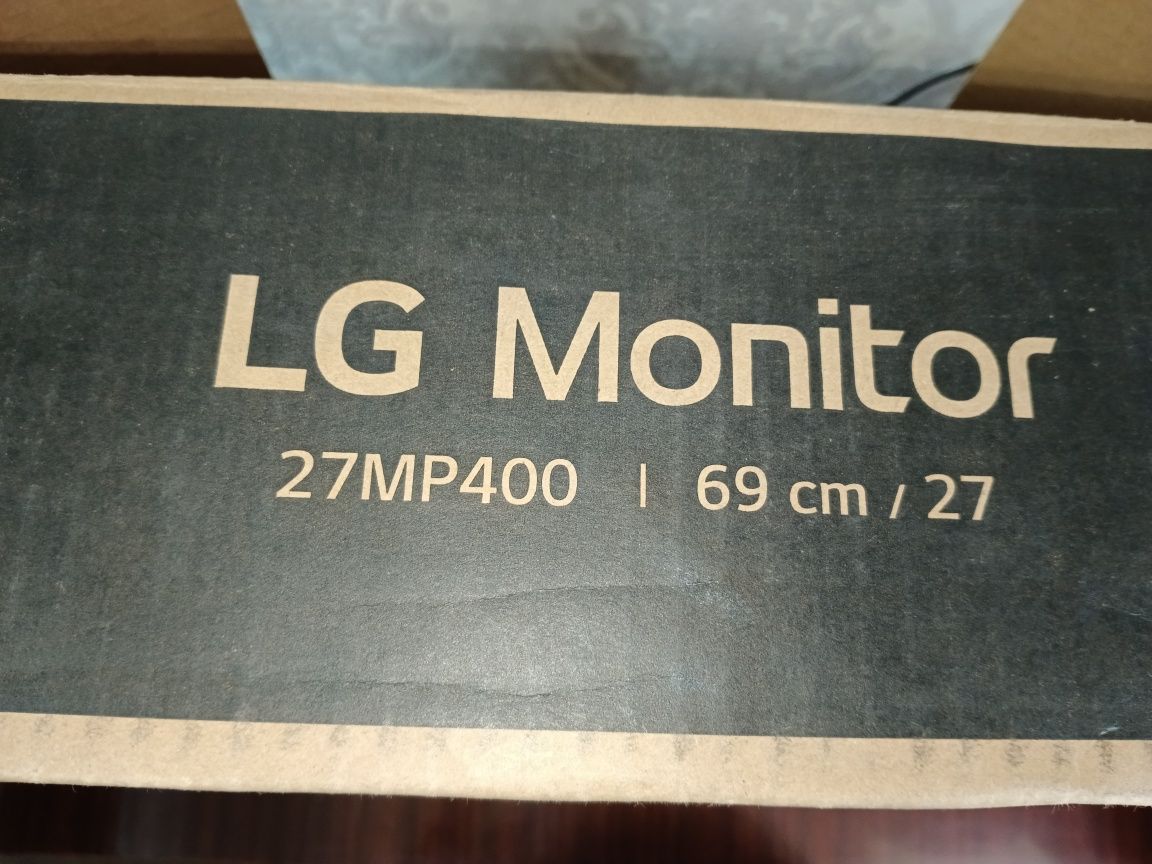 Продам монитор lg на запчасти корпус целый
