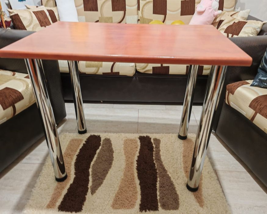 Masa bucatarie 90/60 fin blat termorezistent.Stare perfecta.