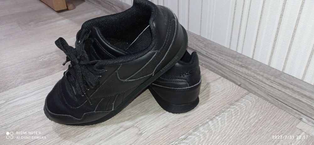 Кожени обувки  reebok