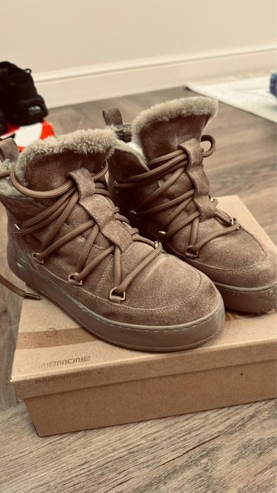Продам женскую зимнюю обувь