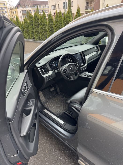 Volvo XC60 B4 AWD INSCRIPSION Mild-Hybrid