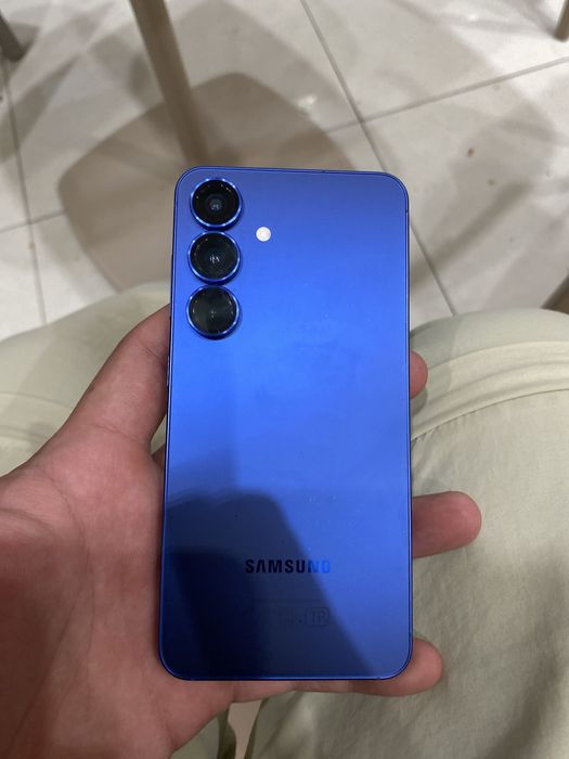 Samsung  S25. 128 гб