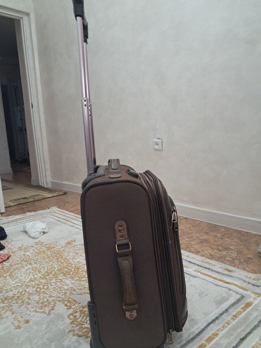 Продаётся чемодан