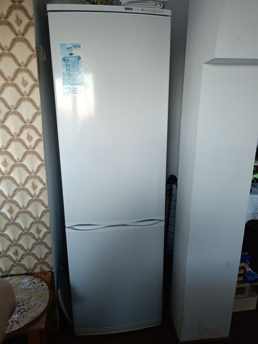 Продам холодильник Атлант