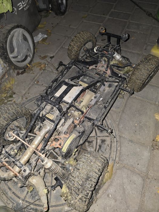 Машинка на радиоуправлении с двс