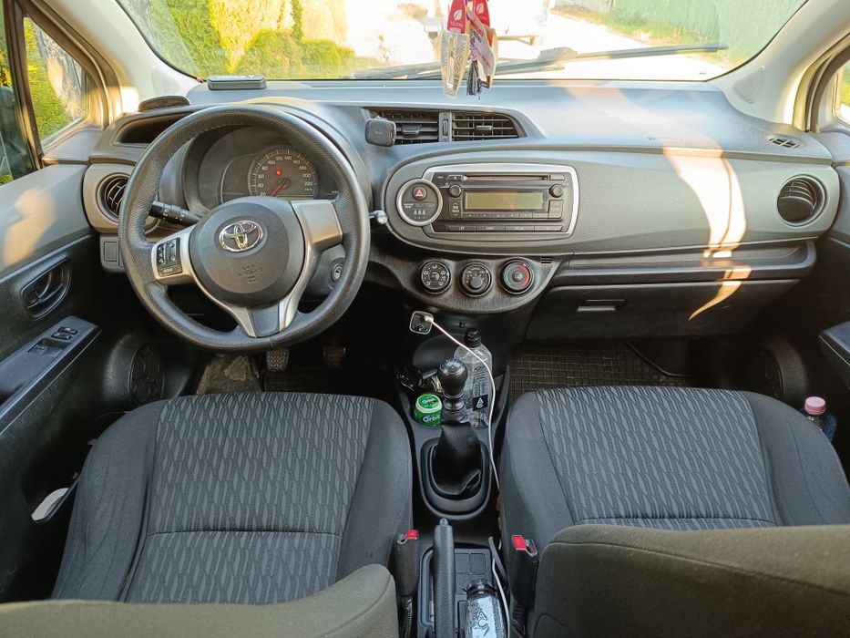 Vând Toyota Yaris