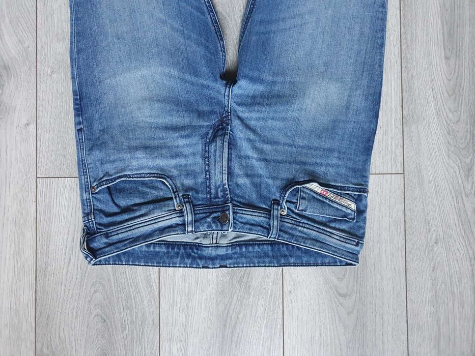 Blugi DIESEL "Sleenker" - Marime W31 L32 (Talie 84 cm)