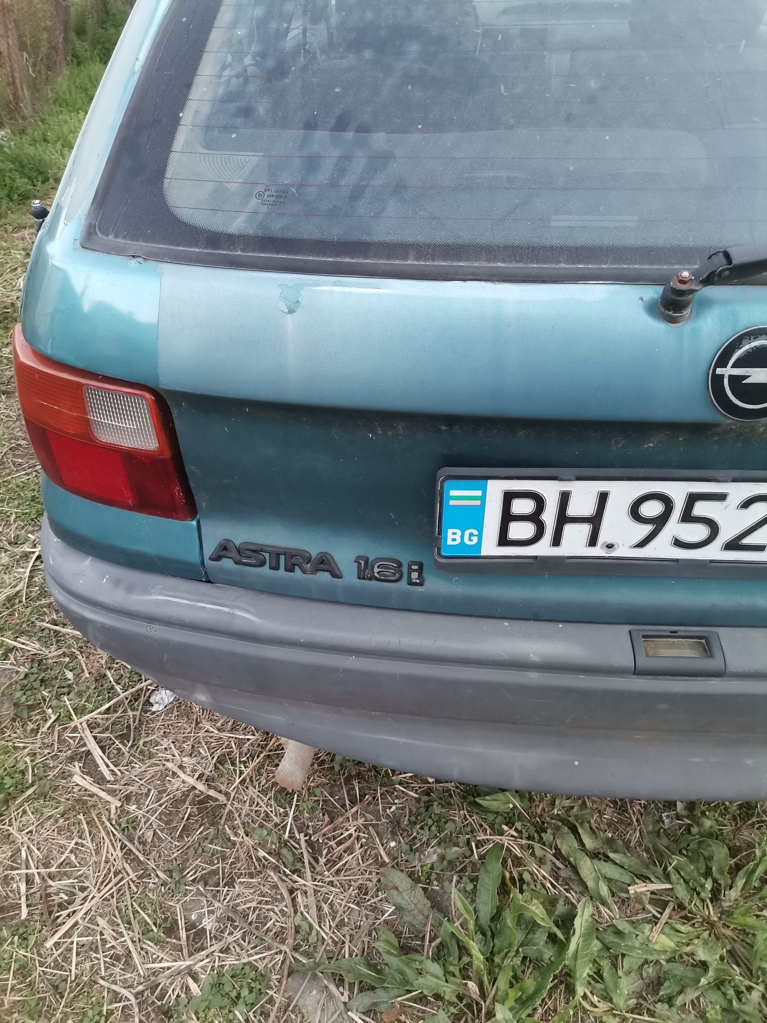 Опел Астра цял за части.