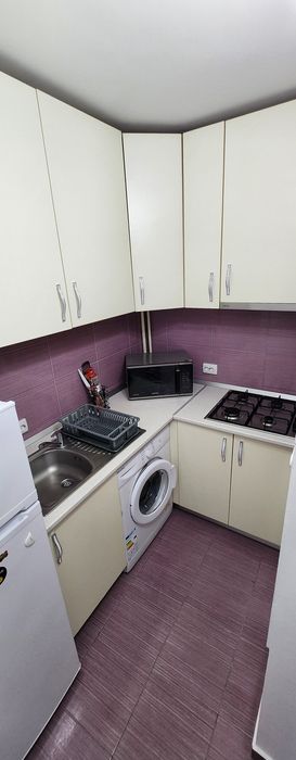 Închiriez garsonieră, Hipodrom, capătul lui 2, et 3