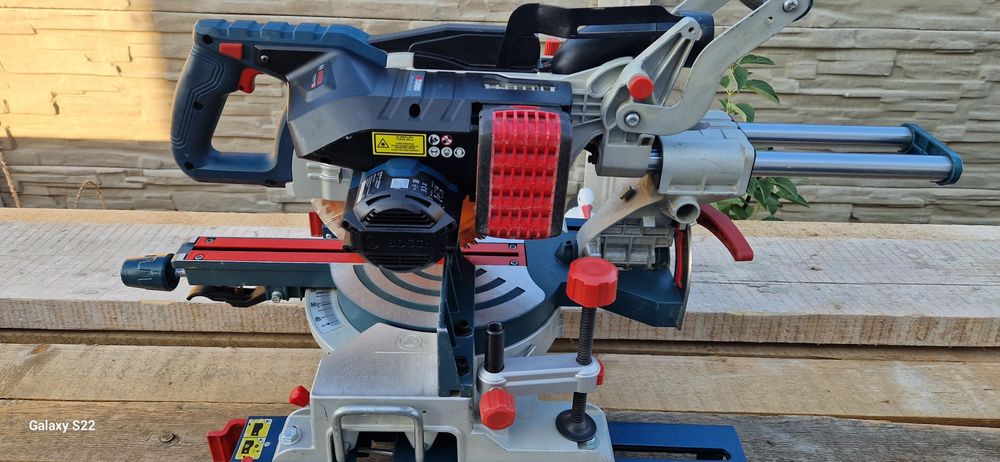 Bosch circular stationar pe acumulatori