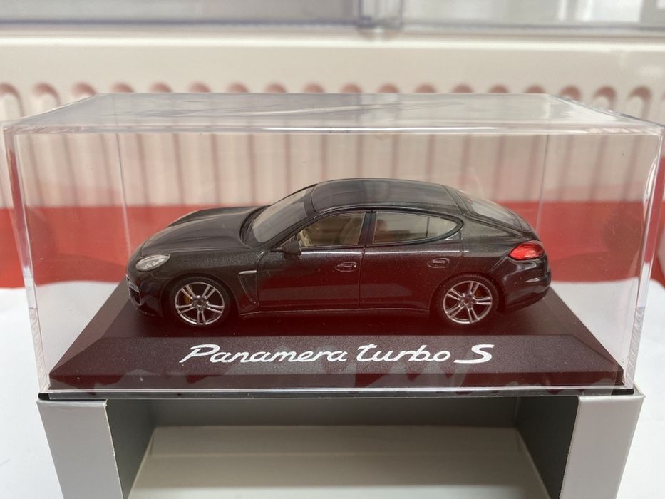 MINICHAMPS PORSCHE PanameraTURBO S macheta auto scara 1:43