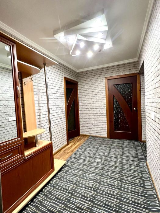 Гагарина,Сдаётся 3х комнатная Люкс.8-Март