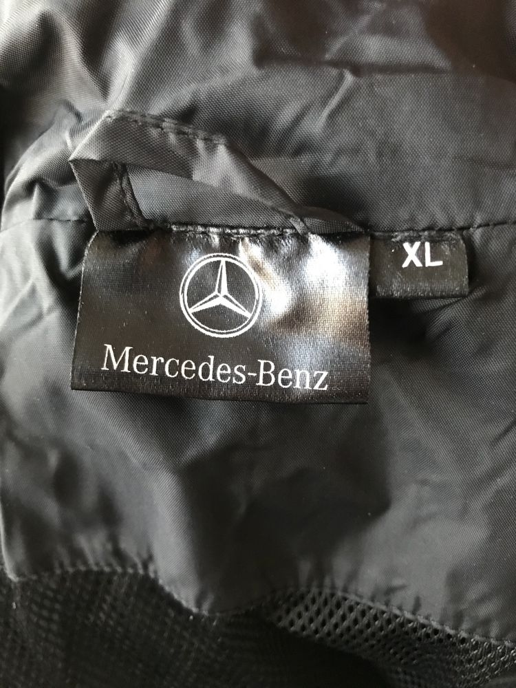 Jacheta Mercedes Benz , autentica , ca noua