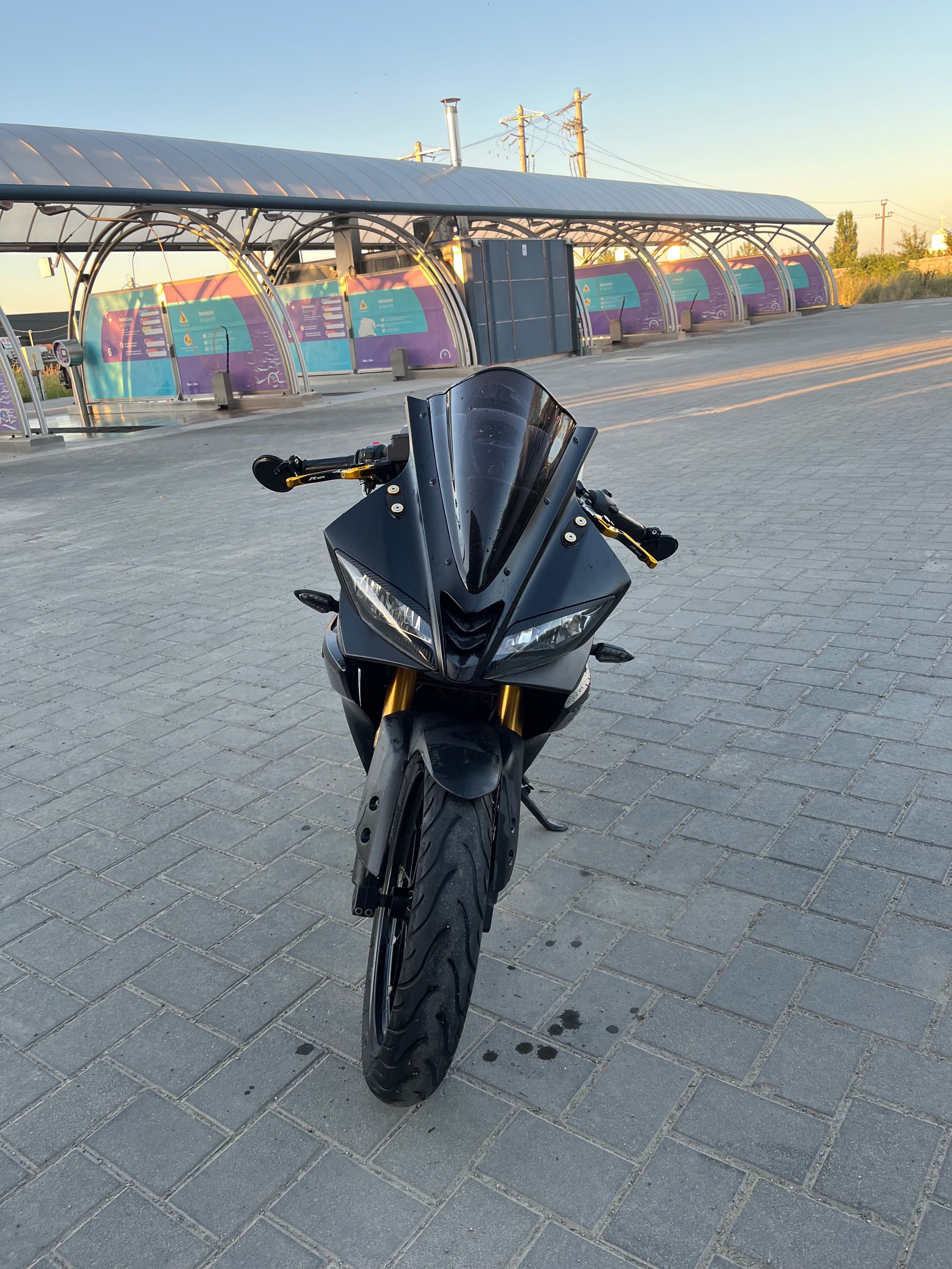 Vând Yamaha Yzf R-125
