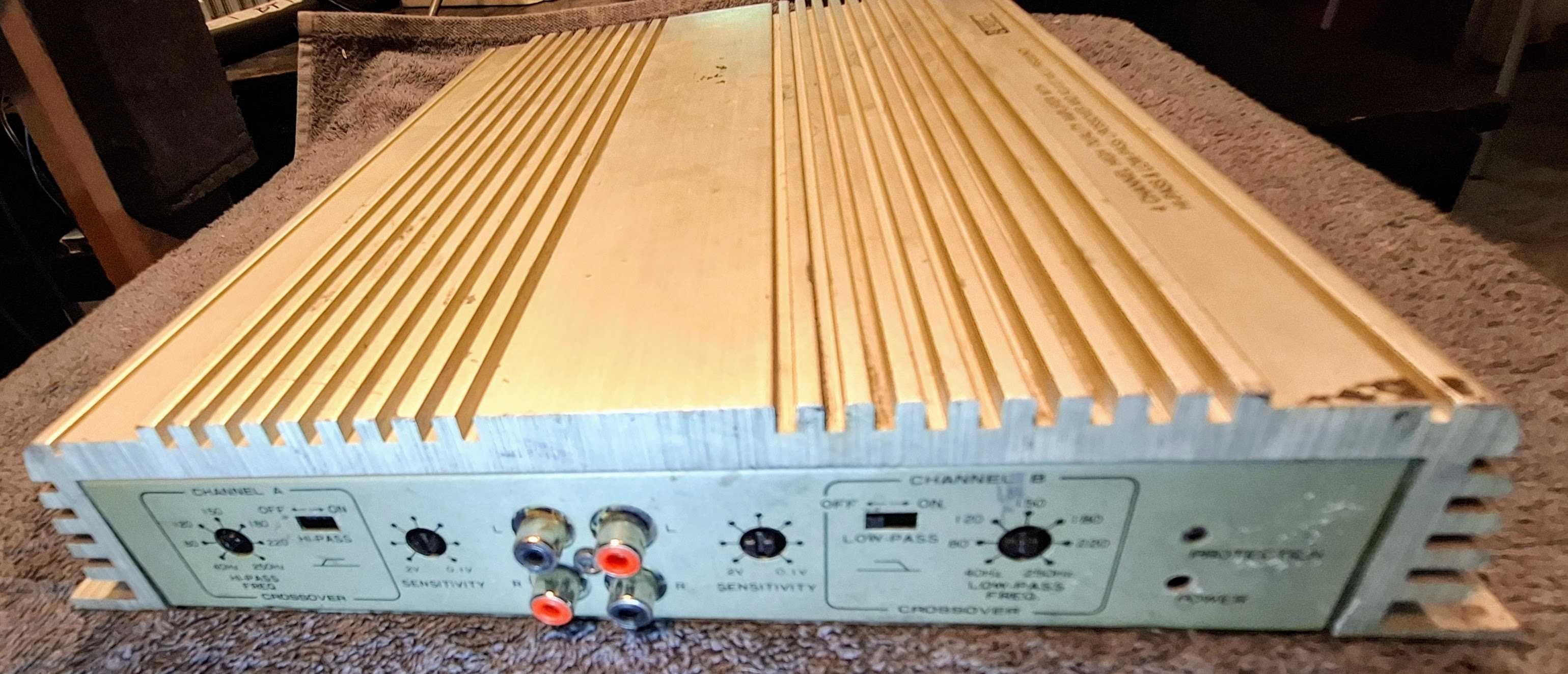 Daewoo автомобилен усилвател 4 x 50W 4Ω Марков