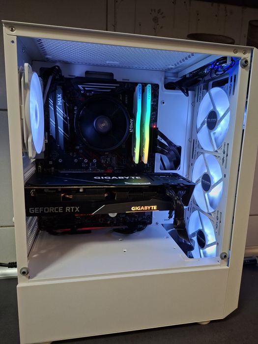 PC Ryzen 7 5700G cu RTX 3070
