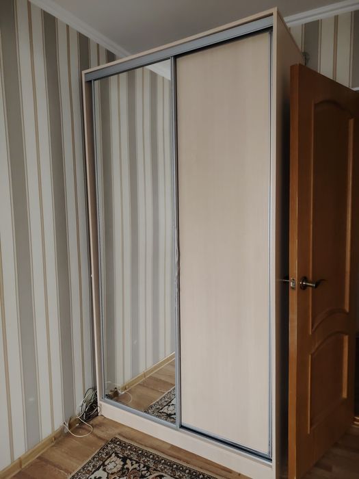 Продам шкаф и стеллаж для прихожей