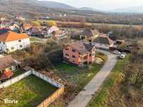 Casă spațioasă de vânzare în Sebiș, teren de 491 mp, +demisol