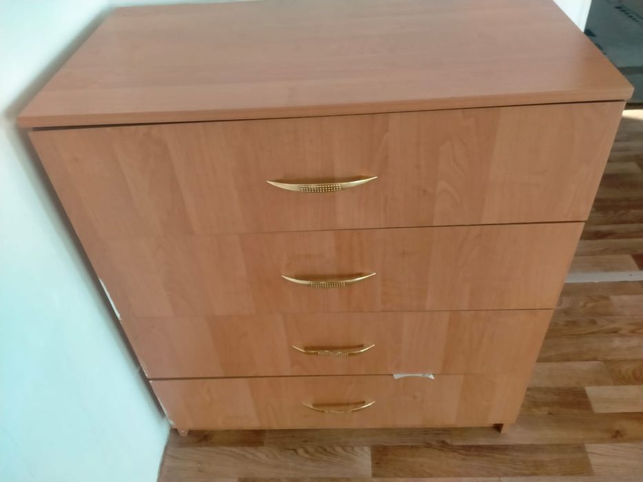 Продам комод для спальни