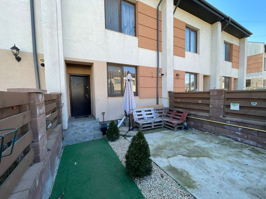 Închiriez casa 4 camere