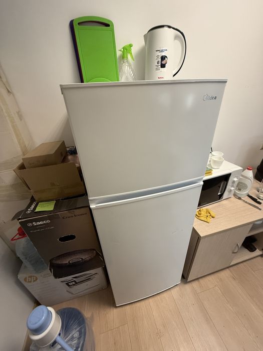 Продам холодильник Midea в отличном состоянии