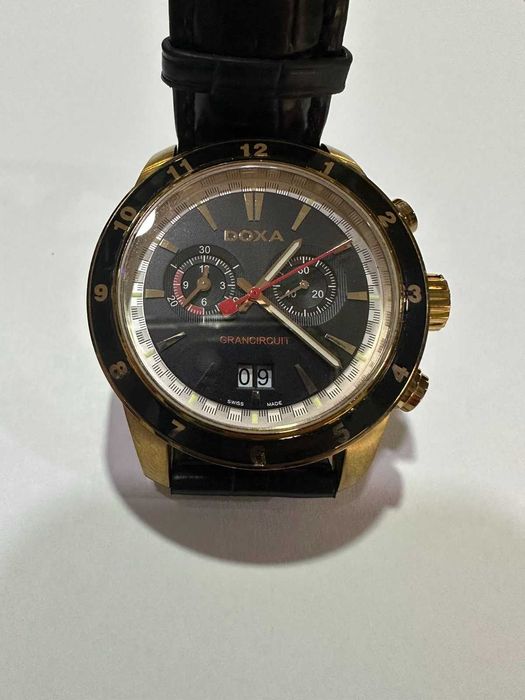 Продавам мъжки часовник DOXA с хронограф и дата