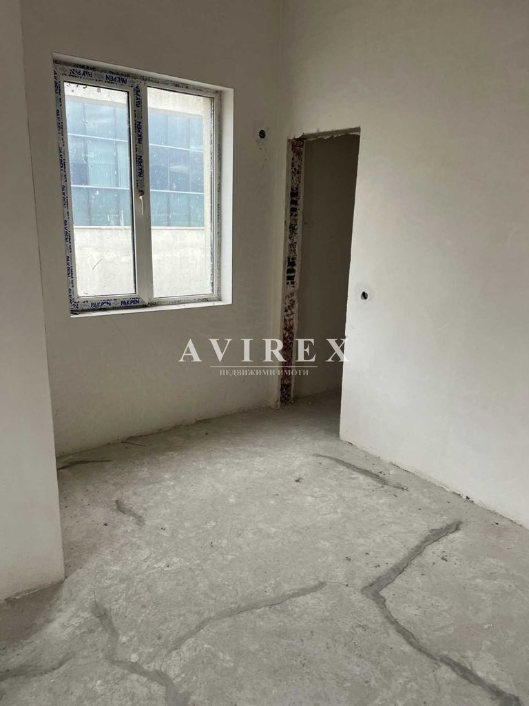 Продава се Тристаен апартамент в Пловдив, Съдийски - 197 кв.м за 676 €/кв.м - Снимка #2
