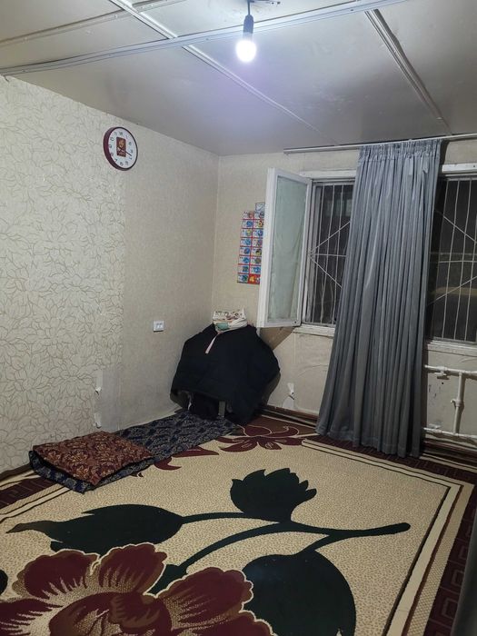 Сергели Спутник 1 1/1/2 квартира без ремонта,рядом станция метро Чинор