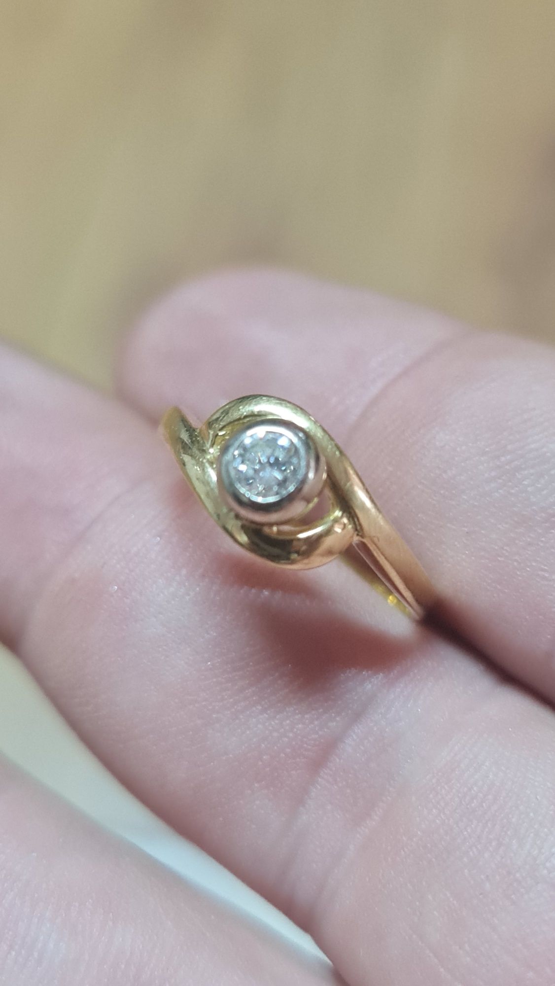 Inel aur 18 k diamante 0.24ct, 4.3g