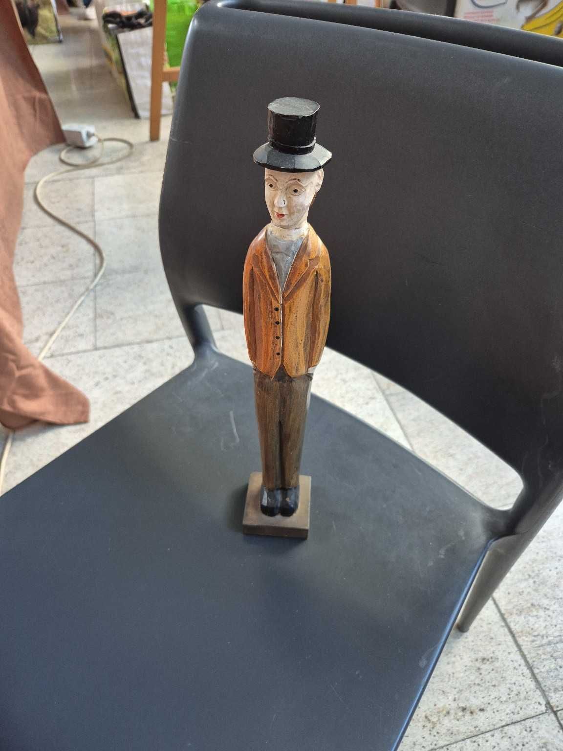 Statuetă din  lemn Sculptată Manual – Belgia