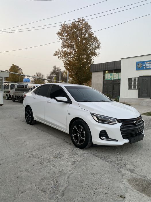 Oniks premer navarot