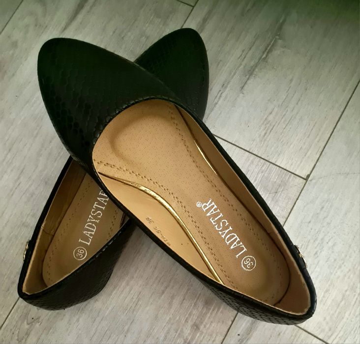 Vand balerini, nu au fost purtati niciodata