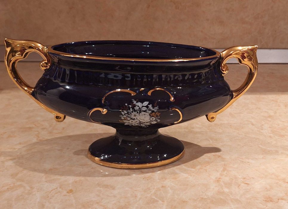 Ваза  или декороция  и малка сосиера