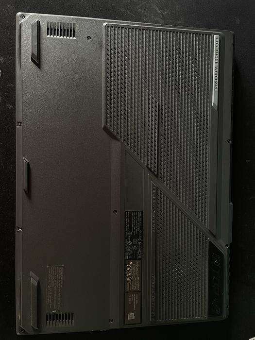 Vand Laptop Gaming Premium Asus Rog Strix G17IE cu Windows 11 PRO