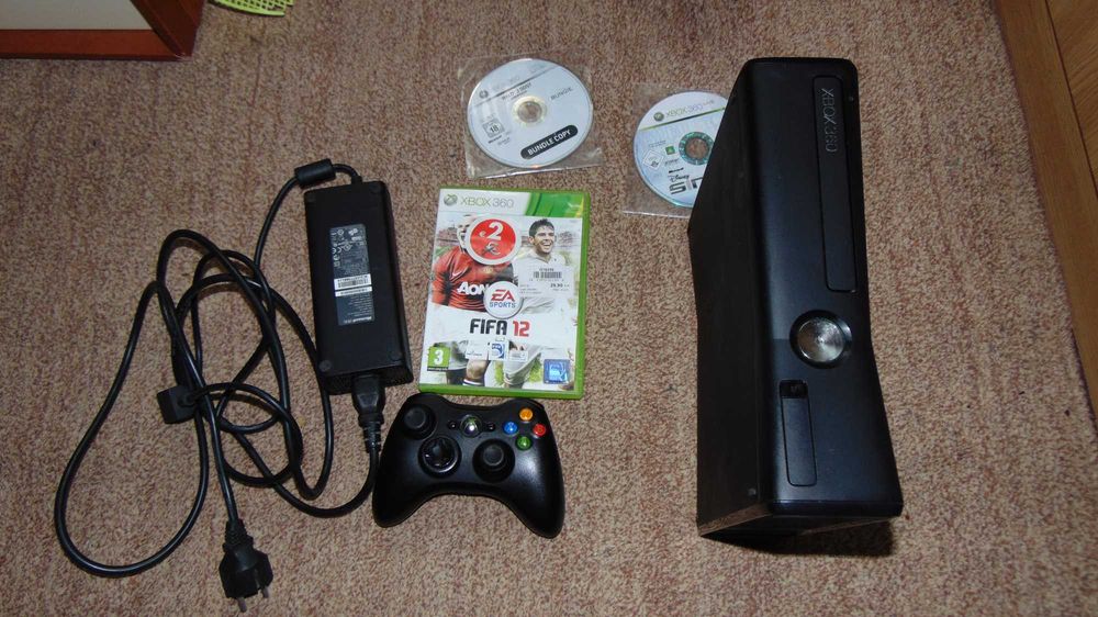 Consola Xbox 360 Plus 3 Jocuri.