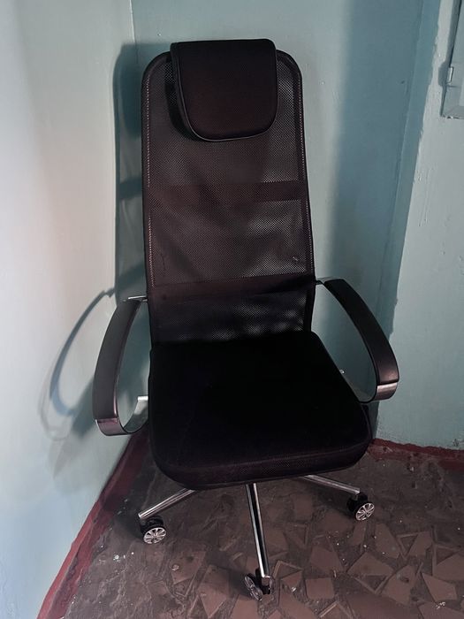 Продам кресло на колесиках