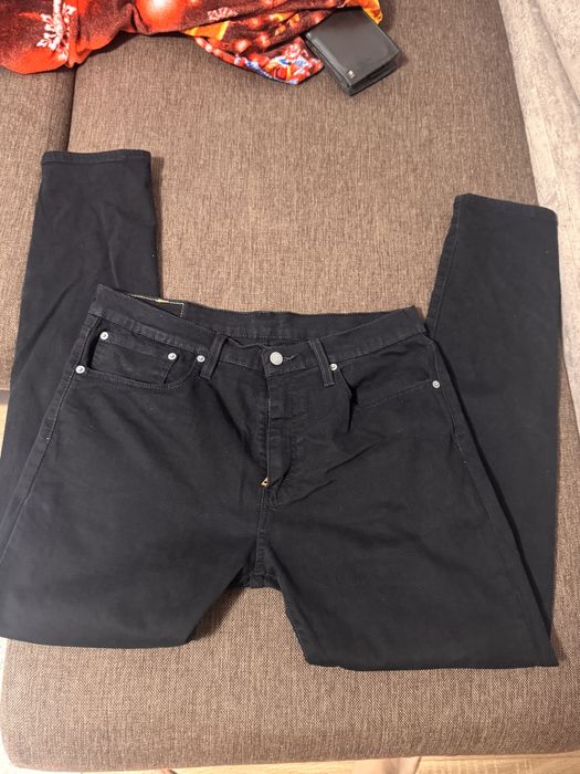 Blugi Levis ( nu Gang, bu Mustang, nu Tommy Hilfiger, nu Calvin Klein)