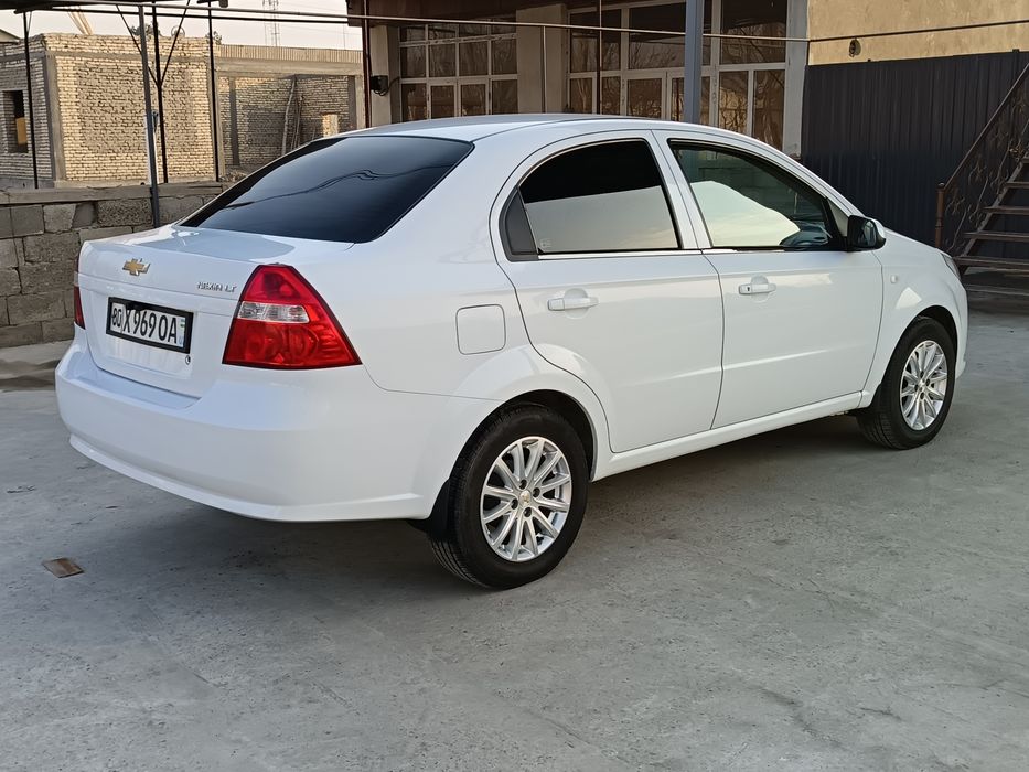 Neksiya 3 avtomashinasi