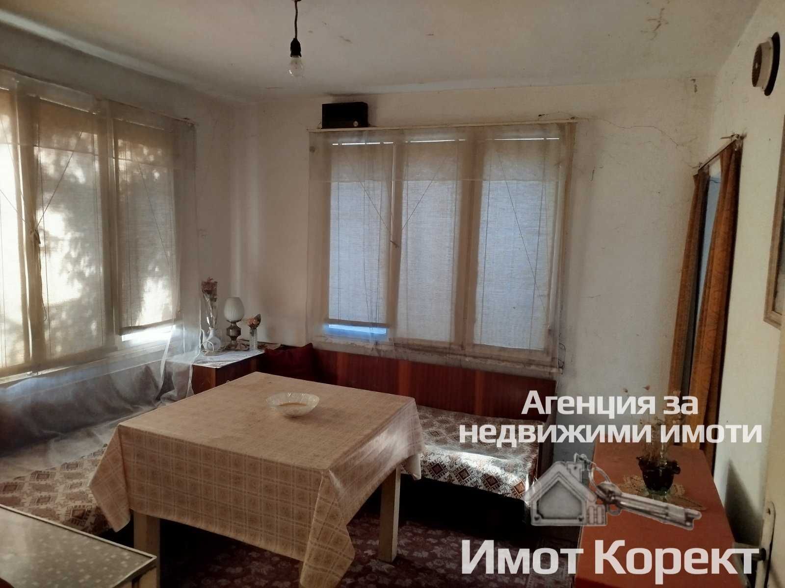 Имот Корект продава двуетажна Къща, с. Козаново