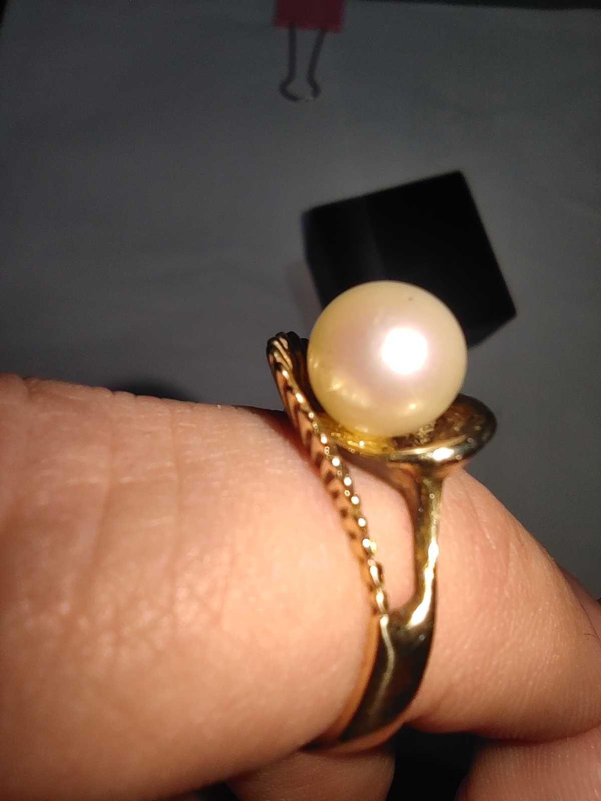 Inel vintage aur 14K  cu perla