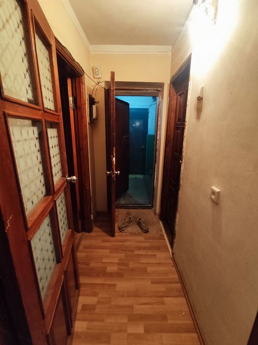 Сдаю в аренда квартира чилзр 8квартал  3комнат 2этаж орентир парус