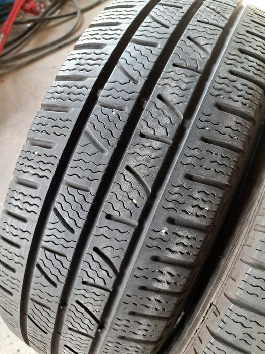 2 anvelope iarnă 215 65 R16C Pirelli