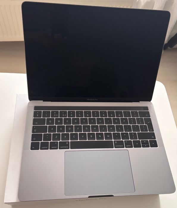 Vând Macbook Pro 13 inch, 2016, i5, 8GB ram, proprietar unic, Istyle
