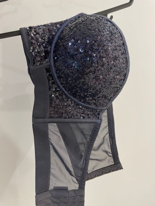 Блестящо Бюстие !!!