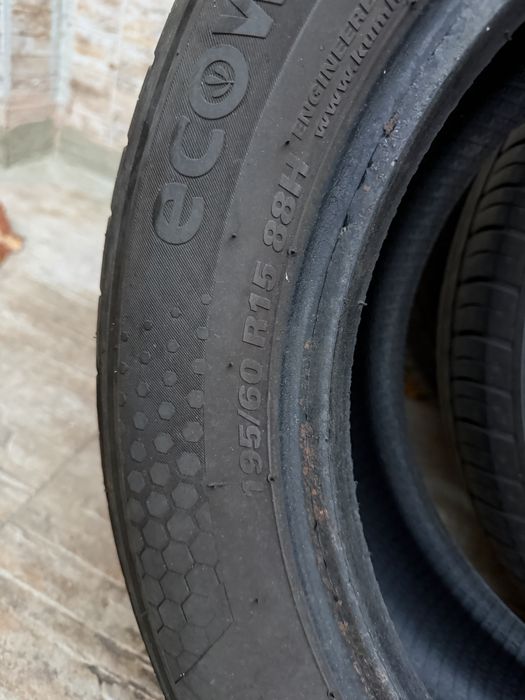 Летни гуми 195/60R15 88H-KU61 KUMHO ECOWING ES31 DOT4523 купени 2024 г
