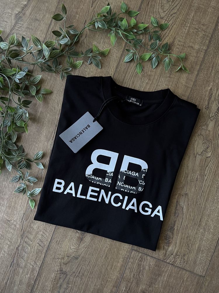 Tricou Balenciaga